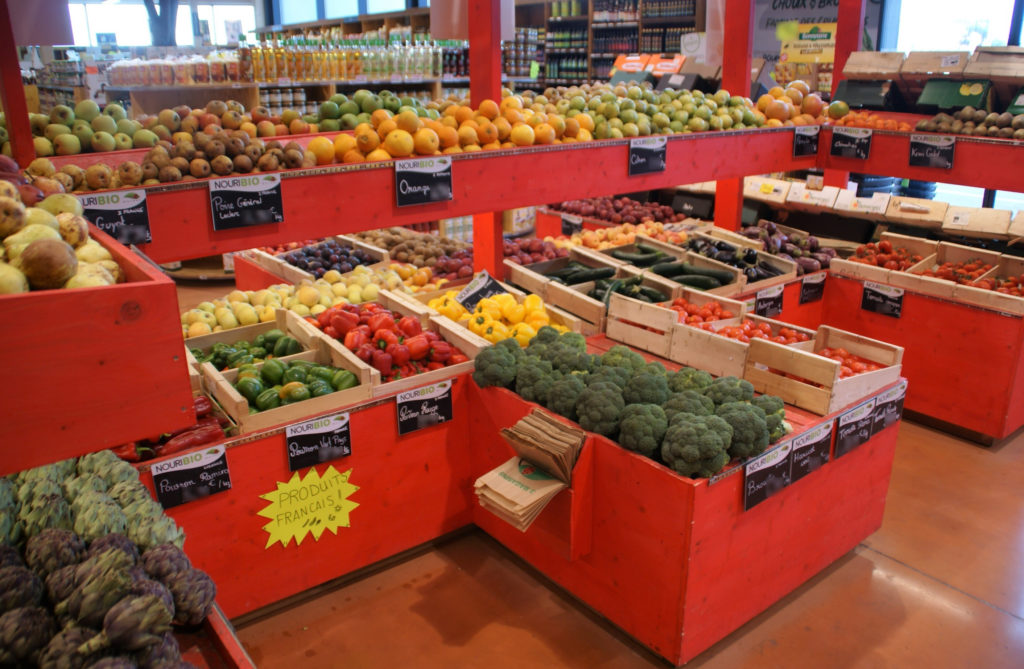 photo étal fruits et légumes magasin Nouribio Market Agde