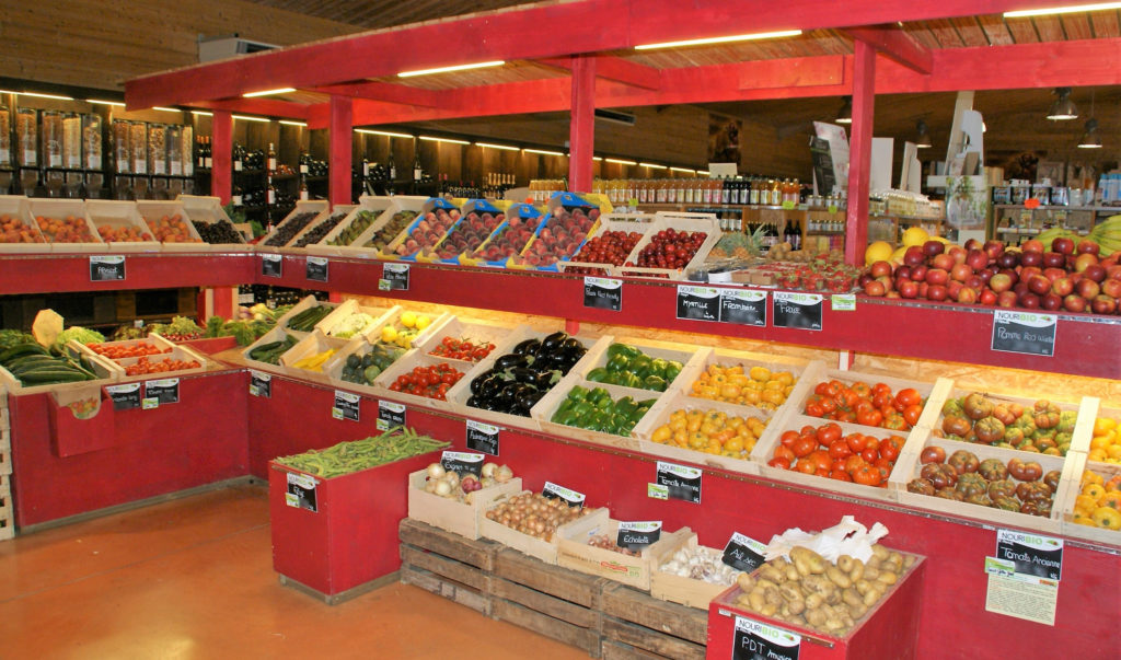 photo étal fruits et légumes magasin Nouribio Market Clermont l'Hérault