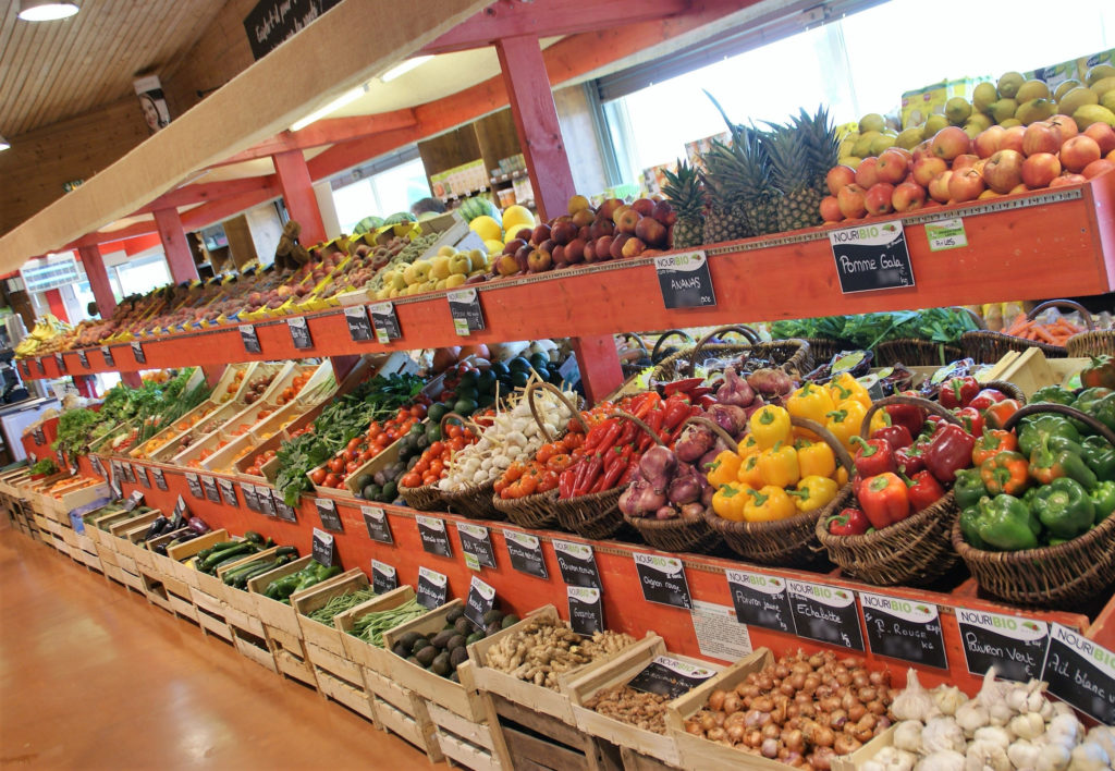 photo étal fruits et légumes magasin Nouribio Market Pézenas